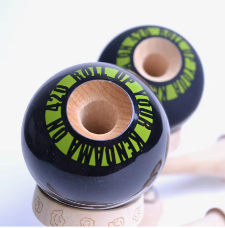 Kendama HUN Panda Edition – Puterea și Eleganța în Negru & Verde