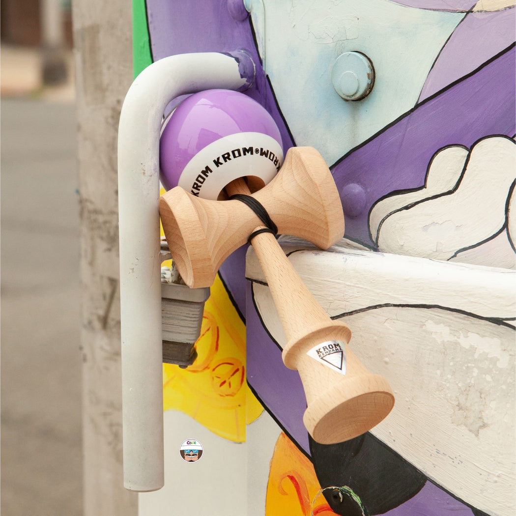 Kendama KROM POP LOL LAVENDER – Originală, din lemn de calitate