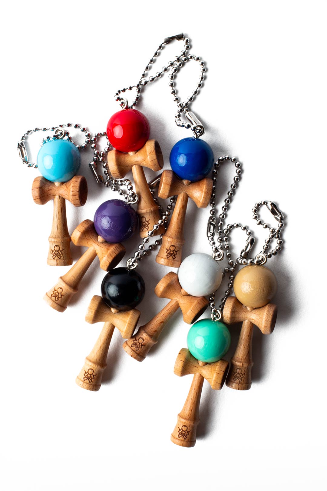 Breloc Kendama din Lemn cu Tama Colorată – Model Aleatoriu