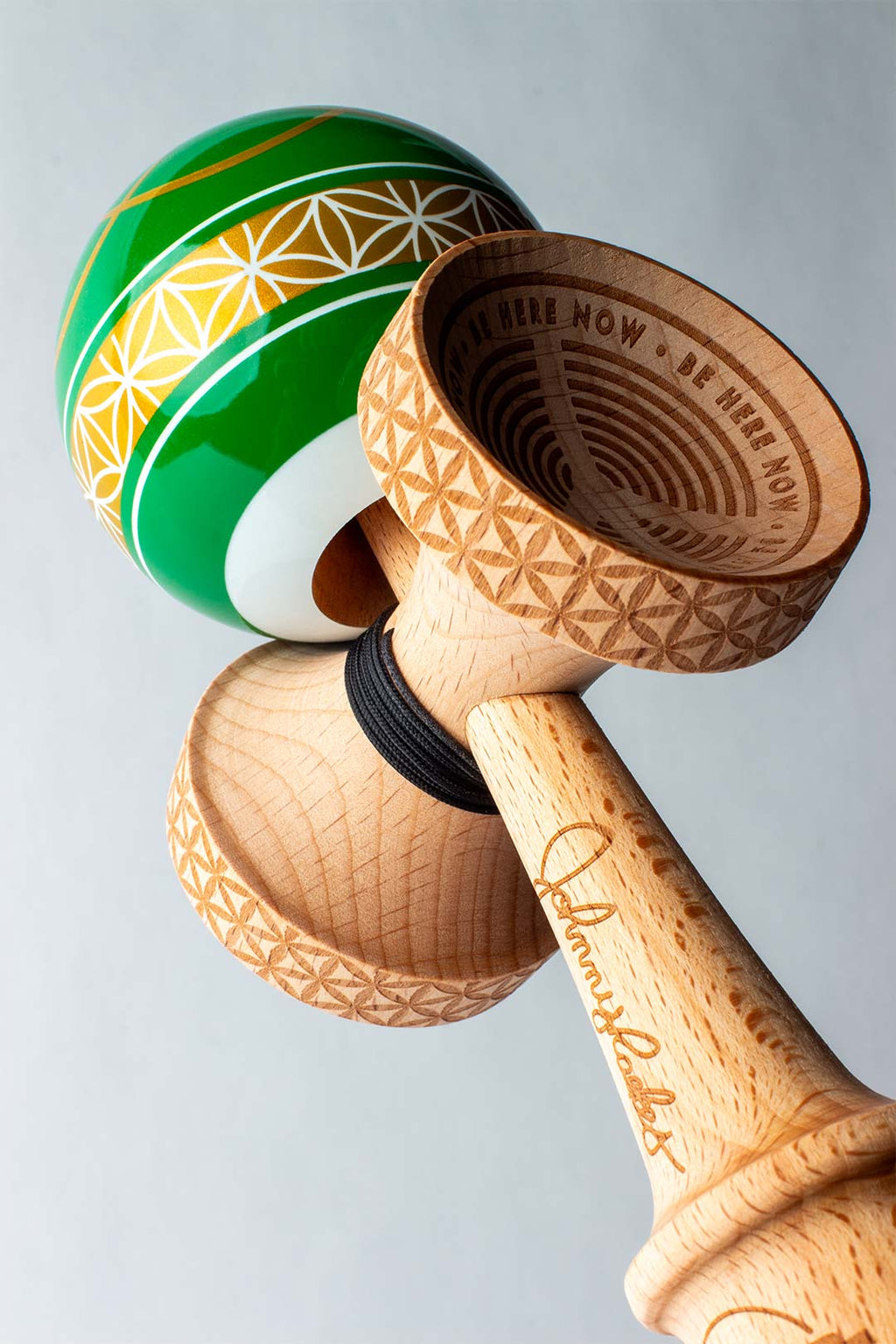 Kendama Pro „Sweets x Johnny” – Echilibru, Stil și Performanță de Top